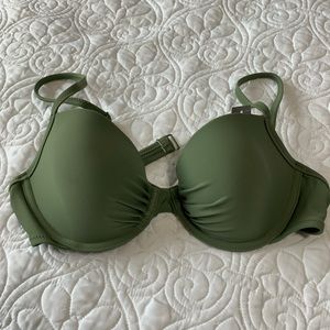 AE NWT bikini top size 34 C